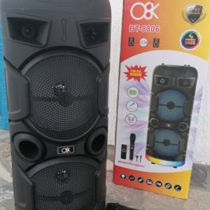 Veliki Bezicni Zvucnik Sa Mikrofonom Blutu Karaoke Bluetooth