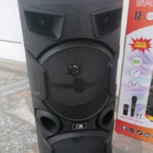 Veliki Bezicni Zvucnik Sa Mikrofonom Blutu Karaoke Bluetooth