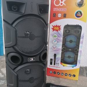 Veliki Bezicni Zvucnik Sa Mikrofonom Blutu Karaoke Bluetooth