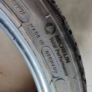4 Gume 235/40-19 M+S Michelin POLOVNE