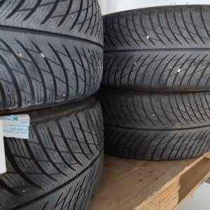 4 Gume 235/40-19 M+S Michelin POLOVNE