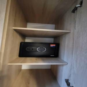 LUXUZNO OPREMLJEN TROSOBNI APARTMAN CAZIN NAJAM STAN NA DAN