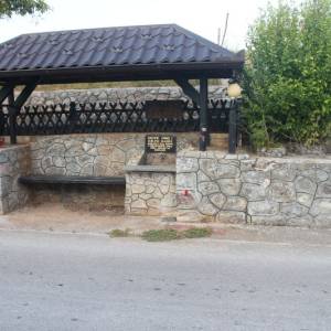 Moderan posjed sa dvije kuće v. Kladuša