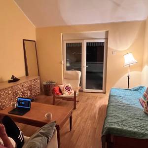 Kompletno renoviran apartman sa pogledom na Boku – Krašići (52m²)