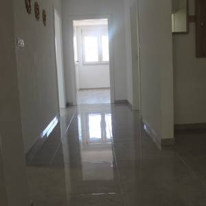 Trosoban stan prvi sprat Cazin