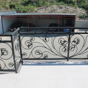 Trosoban stan prvi sprat Cazin