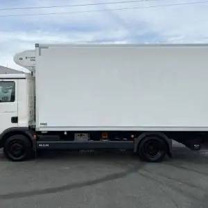 MAN 12.220 4x2 BL hladnjača 5,3 metra duljina , 12 PALETA, 2018 god.