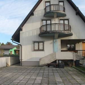 Posjed - ranč sa luxuznom kućom i voćnjakom Bihać