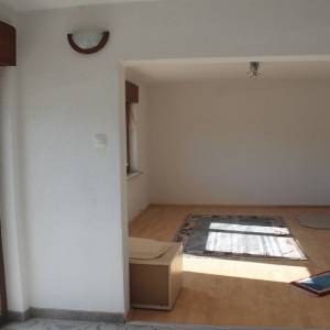 Posjed sa dvije kuće kod osnovne škole Cazin